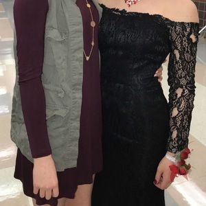 Black lace long sleeve prom/formal dress